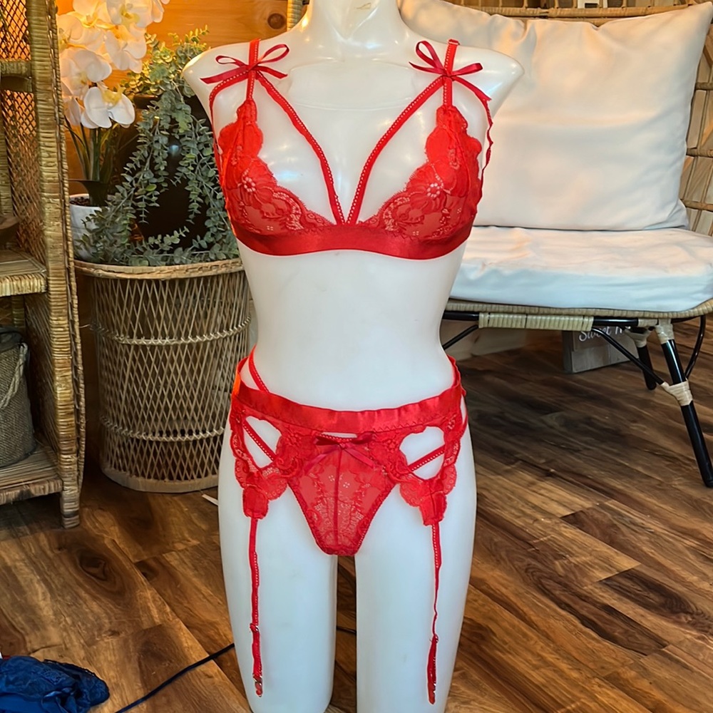 Sweetheart lingerie size large